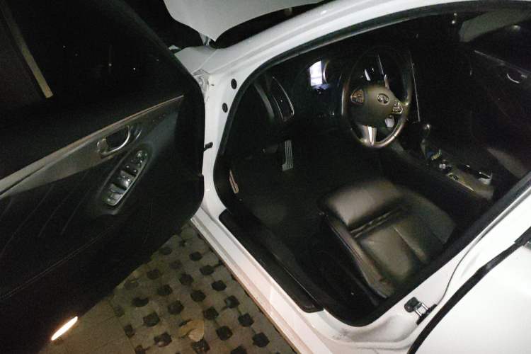 Used Infiniti Q50 2014 2.0T Luxury Sport Edition
