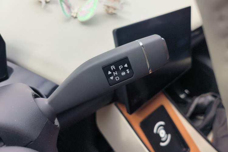 Used Chery QQ Little Ant 2024 Refreshed Version Youth Edition 321 km Beloved Edition 29.23 kWh Gear Lever