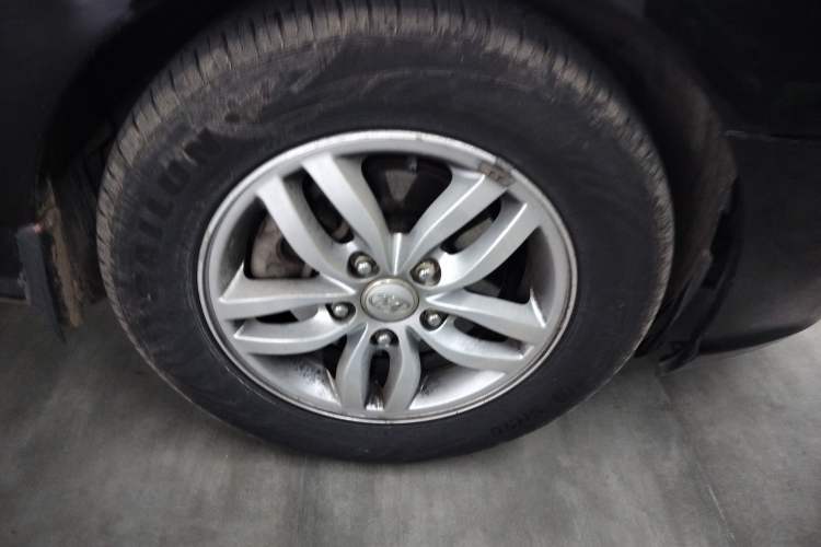 Used Hyundai Celesta 2011 1.6L Automatic Luxury Version Right Front Wheel Hub