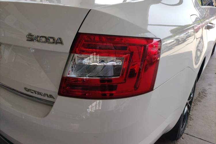 Used Skoda Octavia 2016 1.6L Automatic Smart Drive Edition
