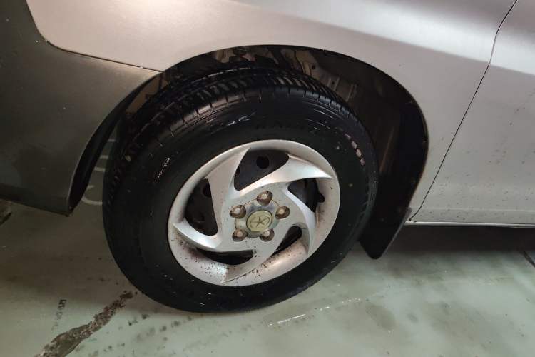 Used JAC Group Refine 2011 2.0L Shuttle Gasoline Comfort Edition HFC4GA3 Right Front Wheel Hub