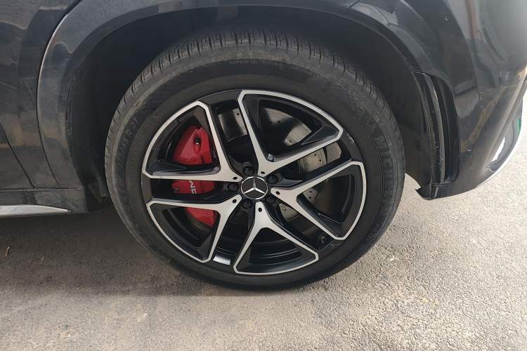 Used Mercedes-Benz GLE AMG 2020 AMG GLE 53 4MATIC+ Right Front Wheel Hub