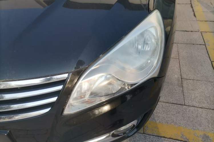 Used Hyundai Celesta 2015 1.6L Manual Comfort Model
