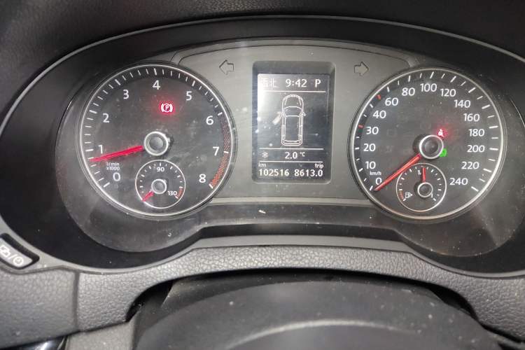 Used Volkswagen Sharan 2016 380TSI Luxury 7-Seater Odometer Close Up