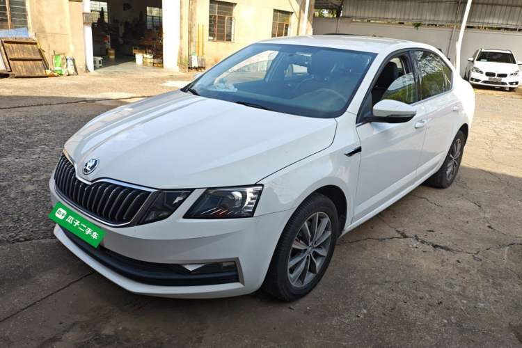 Used Skoda Octavia 2019 1.5L Automatic SmartDrive Comfort Edition China VI Standard