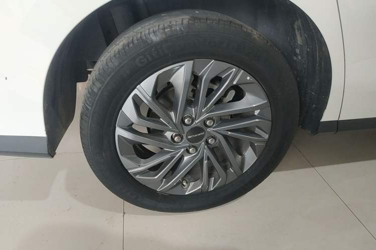 Used SAIC MAXUS EUNIQ 5 2020 1.3T PLUG-IN Luxury Edition