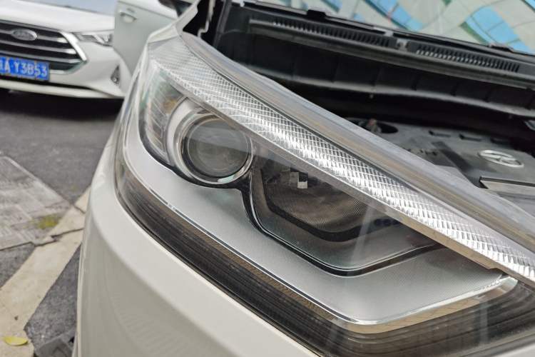 Used JAC Group Refine S3 2014 1.5L CVT Luxury Smart Model Right Front Headlight