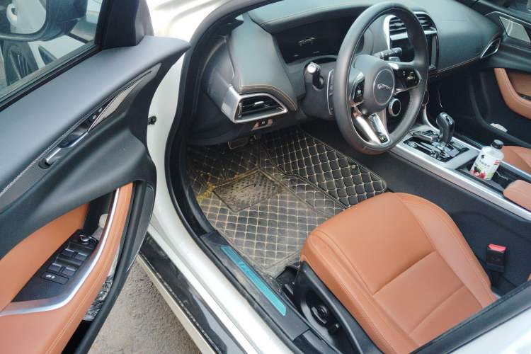 Used Jaguar XEL 2025 2.0T 250 PS R-DYNAMIC 90th Anniversary Edition