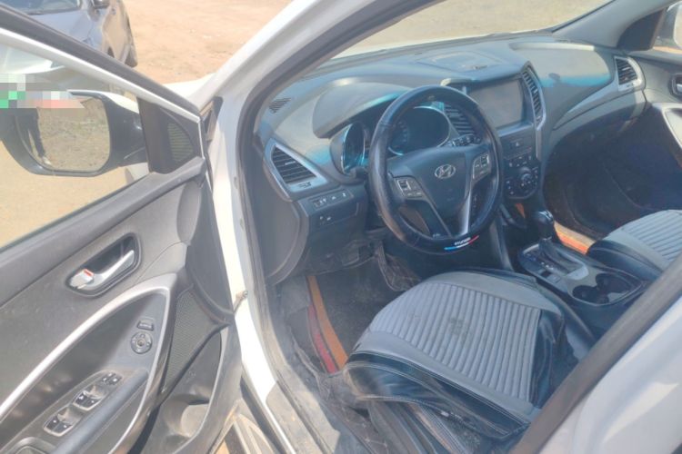 Used Hyundai Santa Fe 2013 2.4L Automatic 2WD Comfort Edition