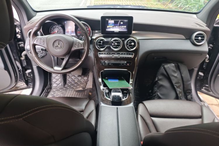 Used Mercedes-Benz GLC 2019 Facelift GLC 260 L 4MATIC Luxury Model
