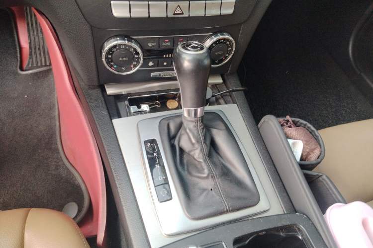 Used Mercedes-Benz C-Class 2011 C 200 Fashion Travel Edition