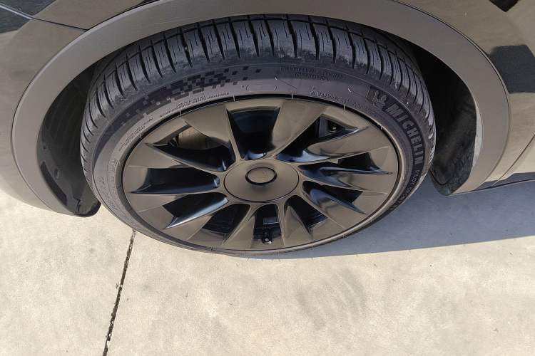 Used Tesla Model Y 2021 Standard Range Rear-Wheel Drive Version