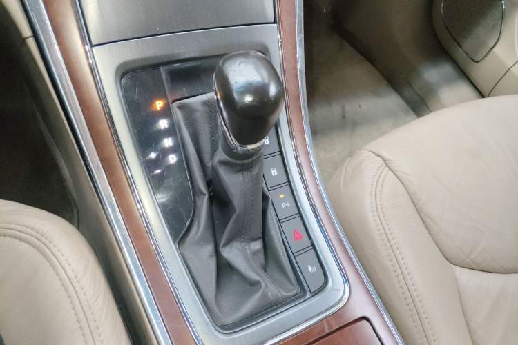 Used Roewe 950 2012 2.0L Comfort Edition Gear Lever