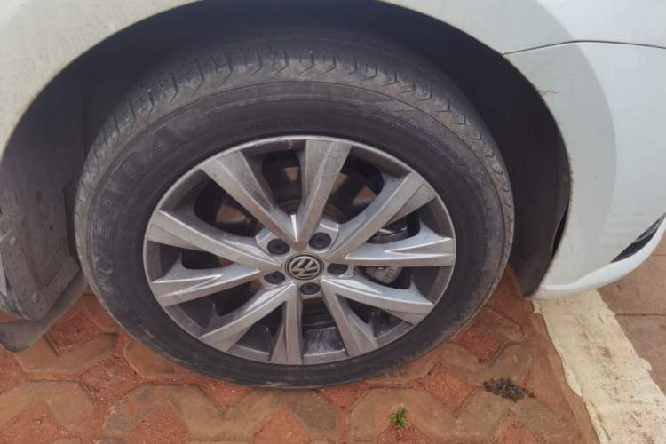 Used Volkswagen Lavida 2015 1.6L Manual Comfort Edition