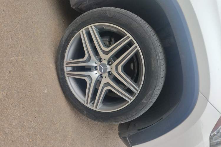 Used Mercedes-Benz GLS  Right Front Wheel Hub