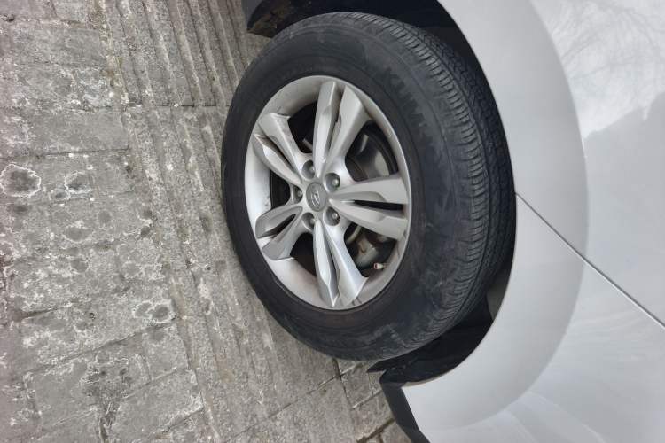 Used Hyundai ix35 2012 2.0L Automatic Two-Wheel Drive Elite Edition GLS
