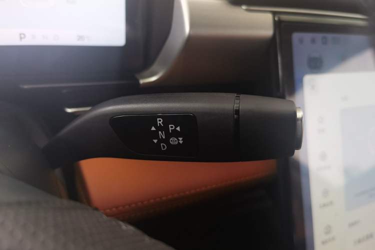 Used XPeng P5 2024 500 Pro Edition Gear Lever