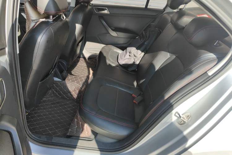 Used Skoda Rapid 2016 1.6L Manual Front-Wheel-Drive Version