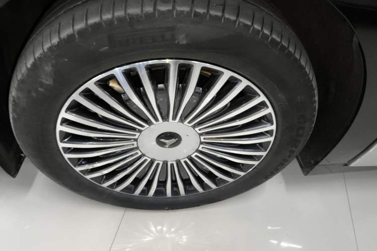 Used VOYAH Dream 2025 PHEV Four-Wheel Drive Prestige Qiankun Edition