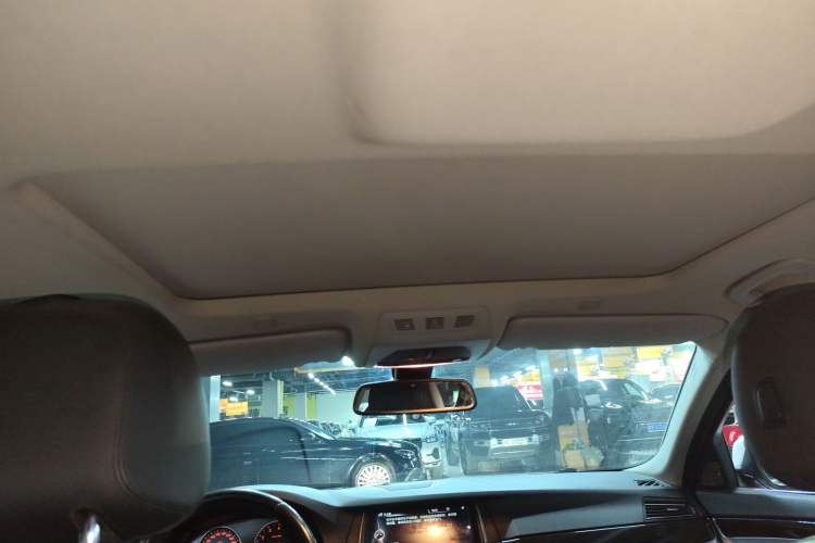 Used BMW 5 Series 2014 528Li Leading Model
