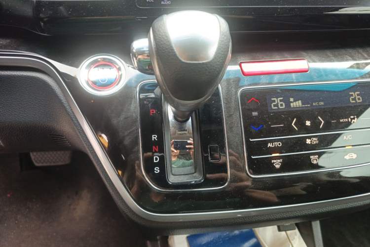 Used Honda Elysion 2019 2.0L Hybrid Luxury Edition
