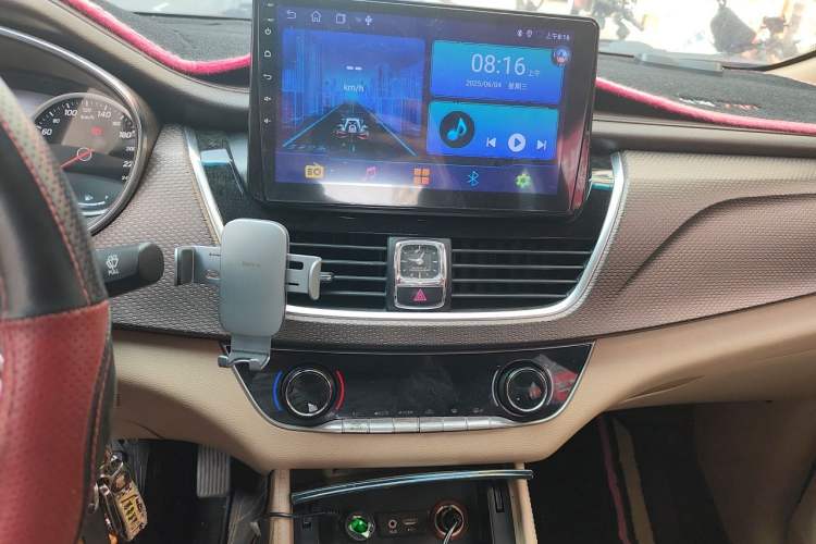 Used Baojun 730 2017 1.5T Manual Style 7 Seats China V