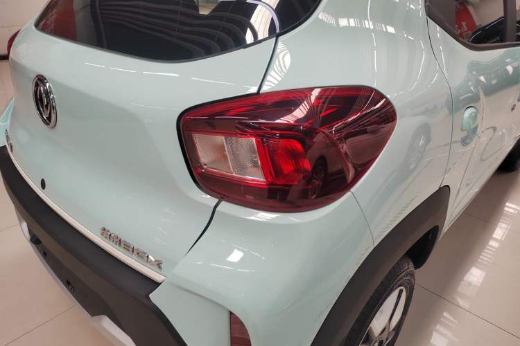 Used Dongfeng NAMMI BOX 2022 Revised Light Wind Edition 201 km Standard Version Right Rear Taillight