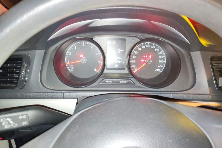 Used Volkswagen Lavida 2015 1.6L Manual Fashion Edition
