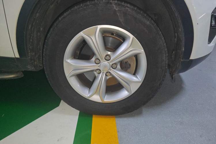 Used Land Rover Discovery Sport 2017 2.0T PURE Right Front Wheel Hub