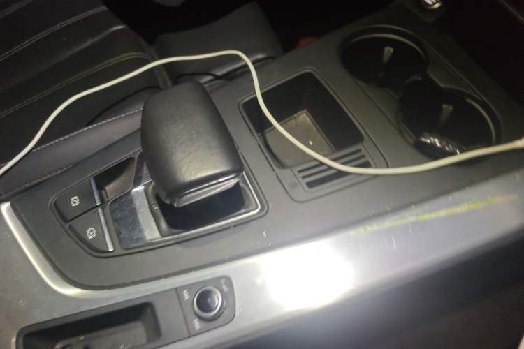 Used Audi A4L 2022 40 TFSI Fashion Dynamic Model Gear Lever