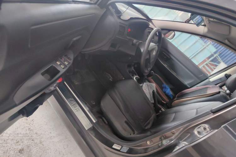 Used Dongfeng Fengon 330 2014 1.5L Manual Standard Edition DK15-02