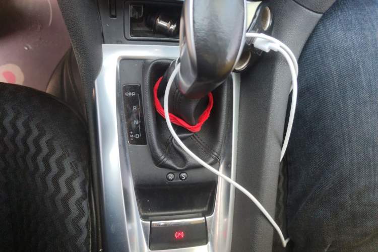 Used DS 6 2014 1.6T Luxury Edition THP160 Gear Lever