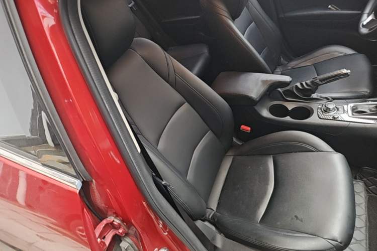 Used Mazda 3 Axela 2014 Sedan 1.5L Automatic Luxury Model Right Front Seat