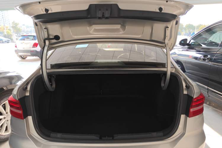 Used Volkswagen Lavida 2019 1.5L Automatic Comfort Edition China VI Standard