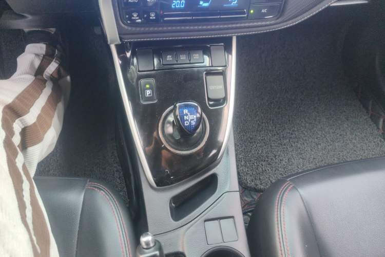 Used Toyota Levin 2017 Revised Dual-Engine 1.8H GS E-CVT Elite Sunroof Version China V Standard