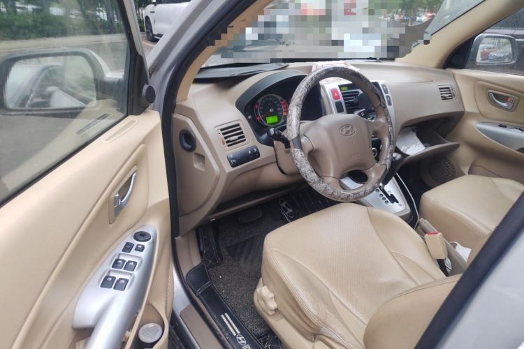 Used Hyundai Tucson 2009 2.0L Automatic Two-Wheel Drive with Sunroof
