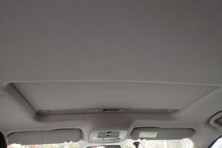 Used Roewe i6 New Energy 2017 45T Hybrid Connect & Smart Enjoyment Edition