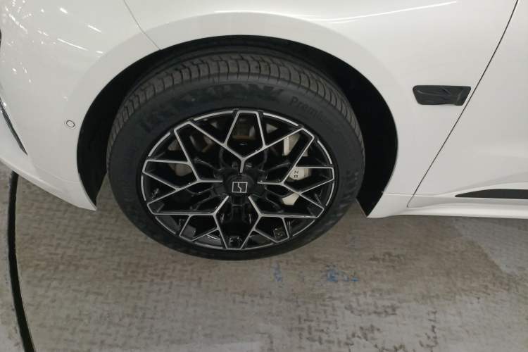 Used Zeekr 001 2024 ME Edition 100 kWh All-Wheel Drive Exterior 4