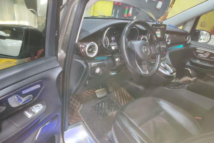 Used Mercedes-Benz V-Class 2017 V 260 L Prestige Extended Edition
