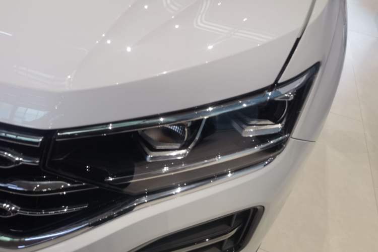 Used Volkswagen Tayron 2022 330TSI Two-Wheel Drive Luxury Smart Connectivity Version Left Front Headlight