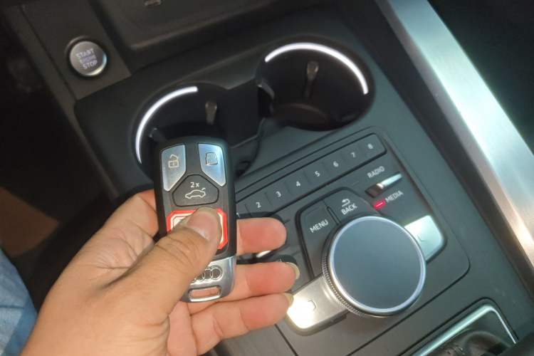 Used Audi A4L 2019 40 TFSI Fashion Version China V Interior 1