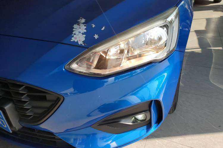 Used Ford Focus 2020 Sedan EcoBoost 180 Automatic Trend Edition