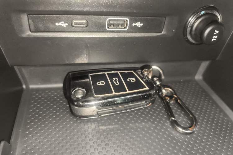 Used Volkswagen Tiguan L 2022 330TSI Automatic Two-Wheel Drive R-Line Enhanced Edition Interior 1