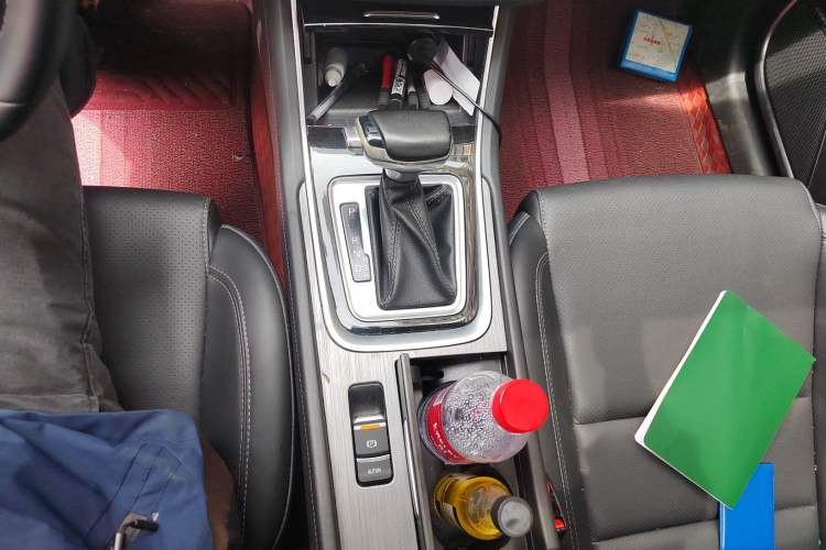 Used CHANGAN Ruicheng CC 2021 Blue Whale Edition 1.5T DCT Elite Model Gear Lever