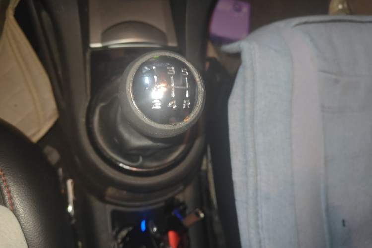 Used Citroen C-Quatre 2011 Sedan 1.6L Manual Fashion Edition Gear Lever