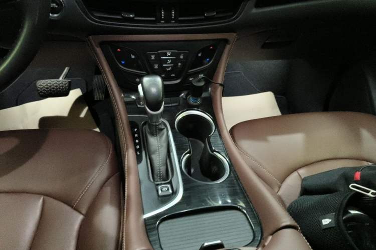 Used Buick Envision 2019 20T Two-Wheel Drive Luxury Version China VI Standard
