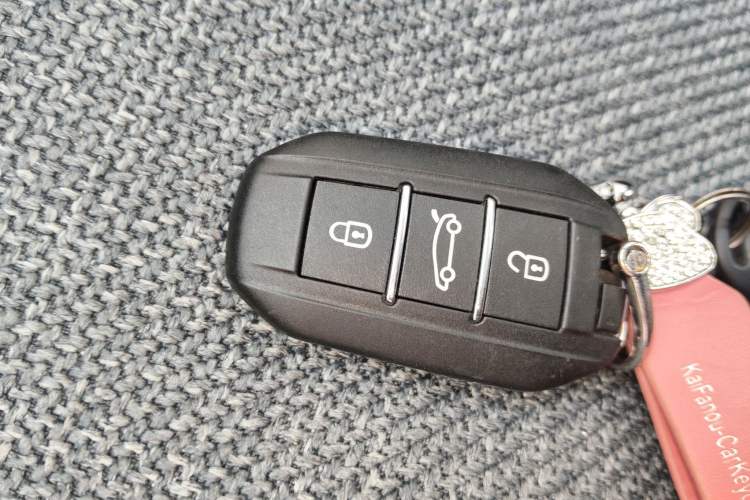 Used Peugeot 2008 2014 1.6L Automatic Navigation Edition Vehicle Key