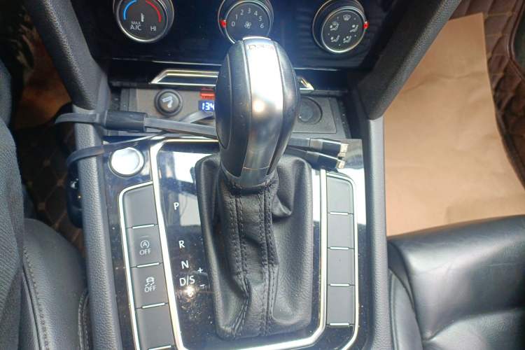 Used Volkswagen Magotan 2017 330TSI DSG Leading Model
