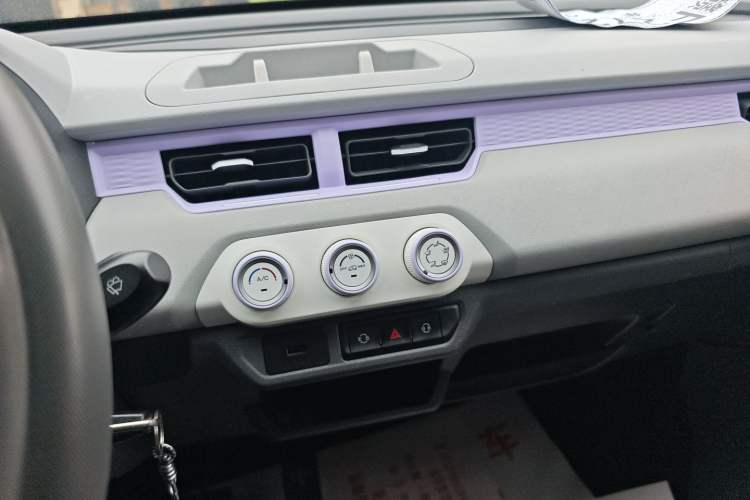 Used Chery QQ Ice Cream 2022 120km Conical Shape Lithium Iron Phosphate Audio And AC Panel