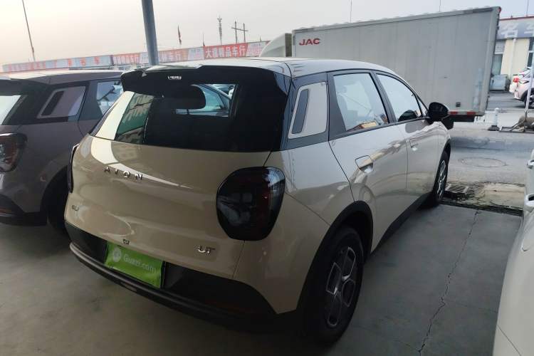 Used AION UT 2025 330 Starlight Edition Rear Right 45 Deg